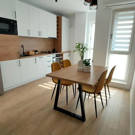 Апартаменти Oak Columna *